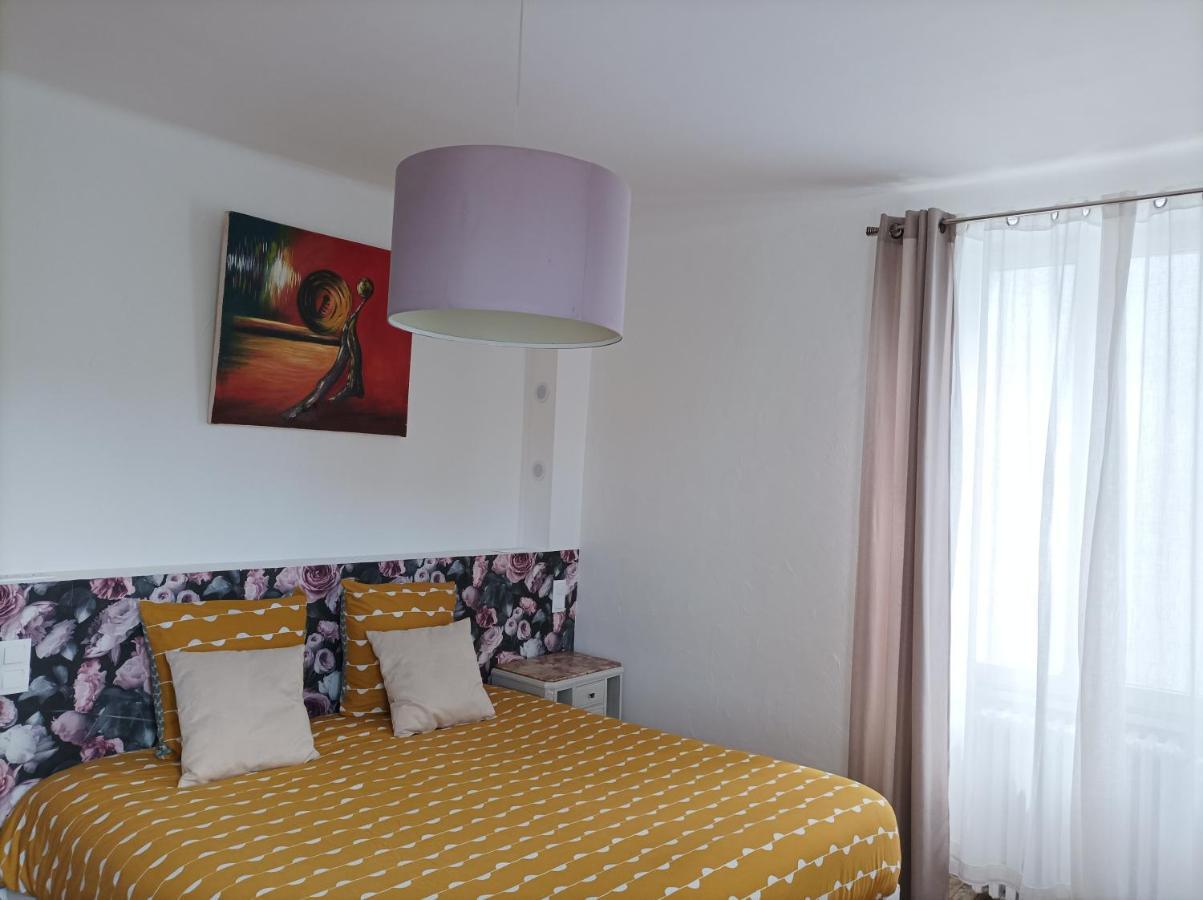Le Relais Des Roses- Chambres D'Hotes Vatan Exterior photo