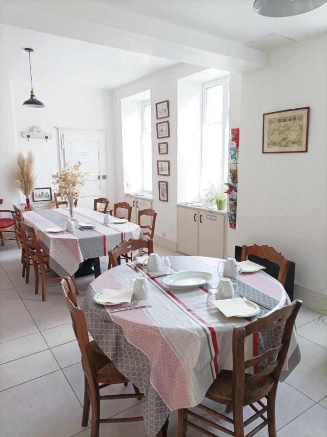 Le Relais Des Roses- Chambres D'Hotes Vatan Exterior photo